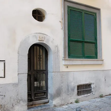 A Signurina Piscicelli Neapel